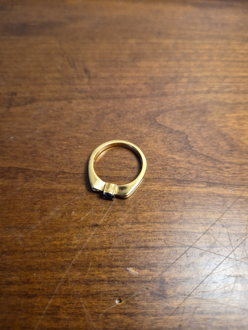 Vintage Avon 18kt HGE Gold Plated Ring with Small Sapphire Stone Accent 7-8